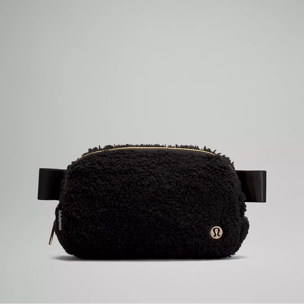 Lululemon Black Everywhere Fleece Belt Bag NWT